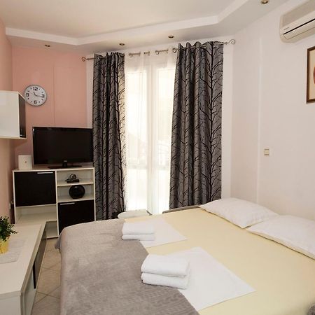 Apartman Roza Omis Exterior photo
