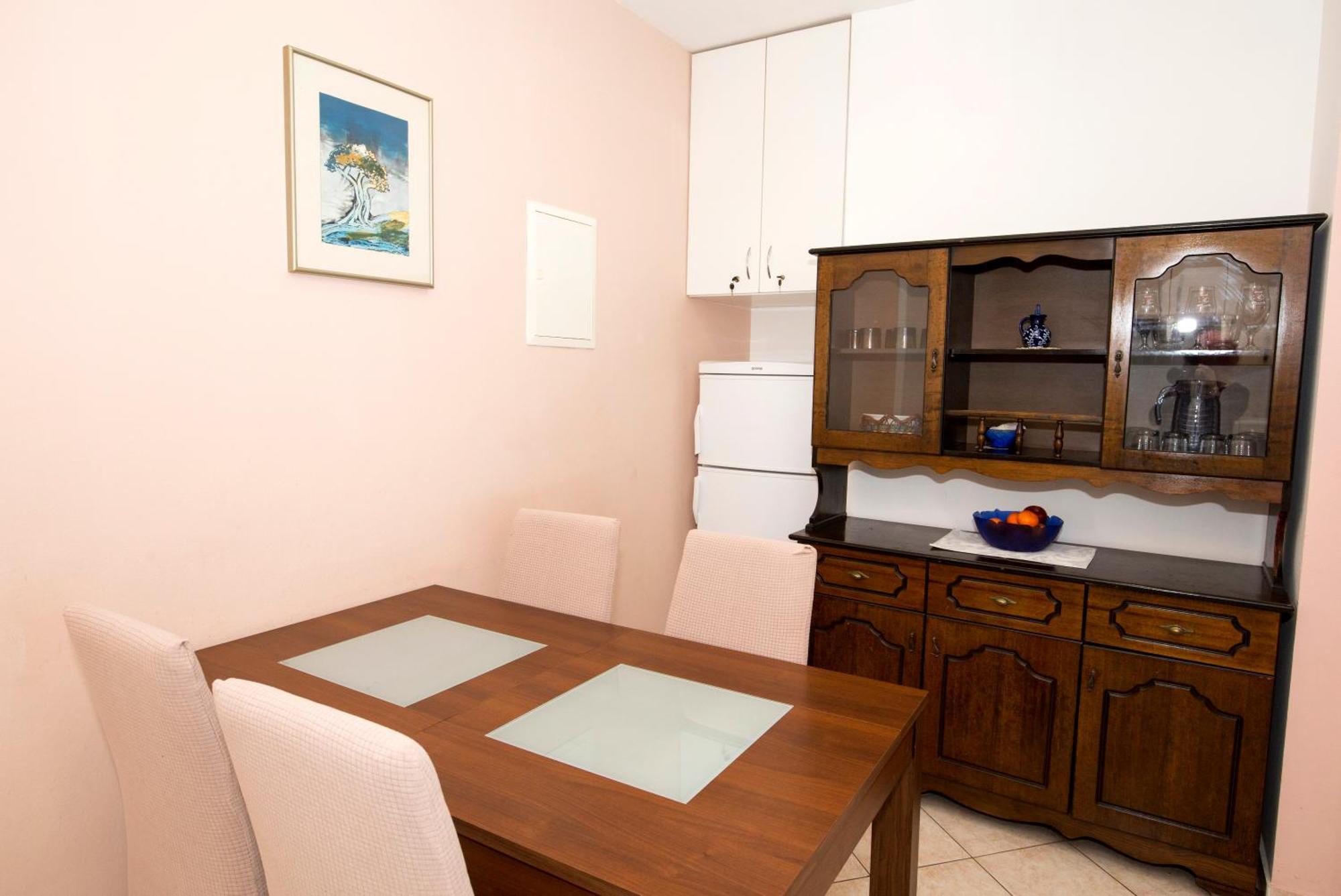 Apartman Roza Omis Exterior photo